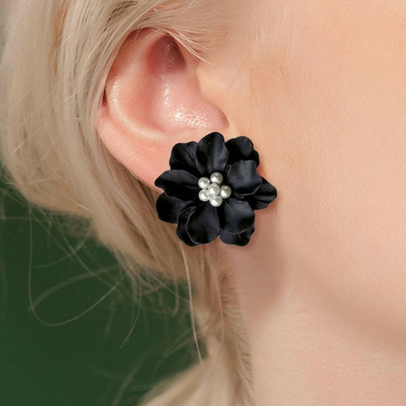 Sexy Woman Black Flower Earrings Party Club Accessories Ear Stud Earrings Fashion Jewelry Korean Pearl Earrings Moda Mujer 2021 yuhuv test  yuhuv test022.